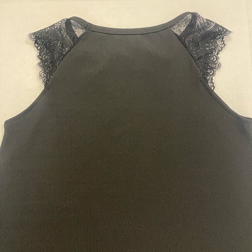Women’s Perout tank top size small